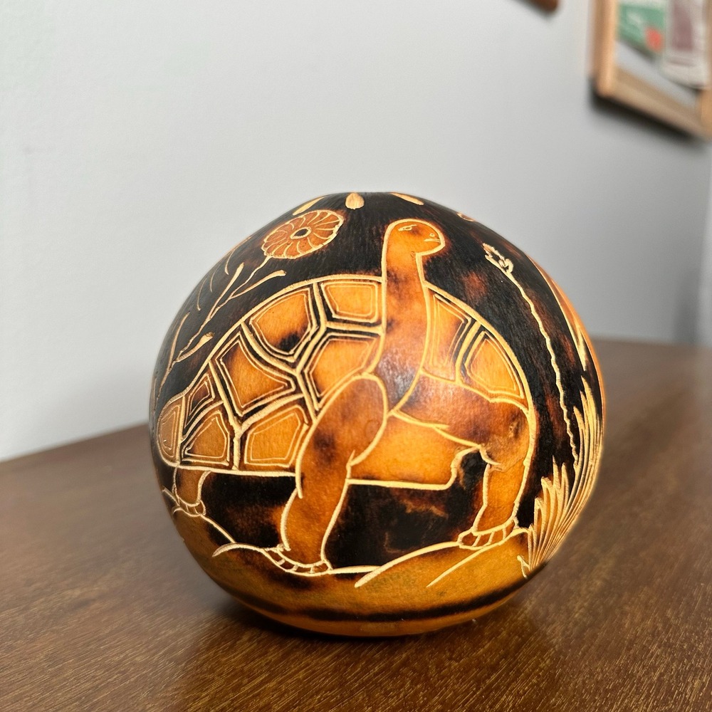 Peruvian Hand Carved Mate Gourd Galapagos Animals Tortoise Penguin Folk Art 5in